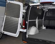 01_Interiér Mercedes Vito zariadený technikmi Syncro Slovakia 